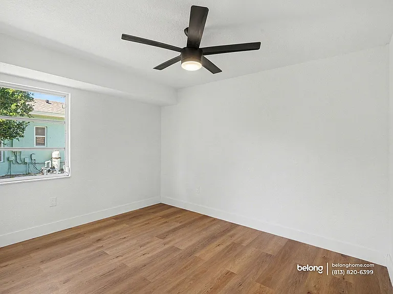 527 Rotonda Cir — Photo 12