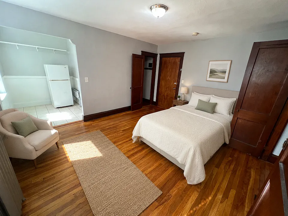 182 Lafayette Street Salem, MA 01970
