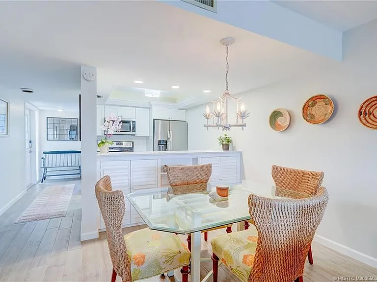 5553 NE Gulfstream Way — Photo 11