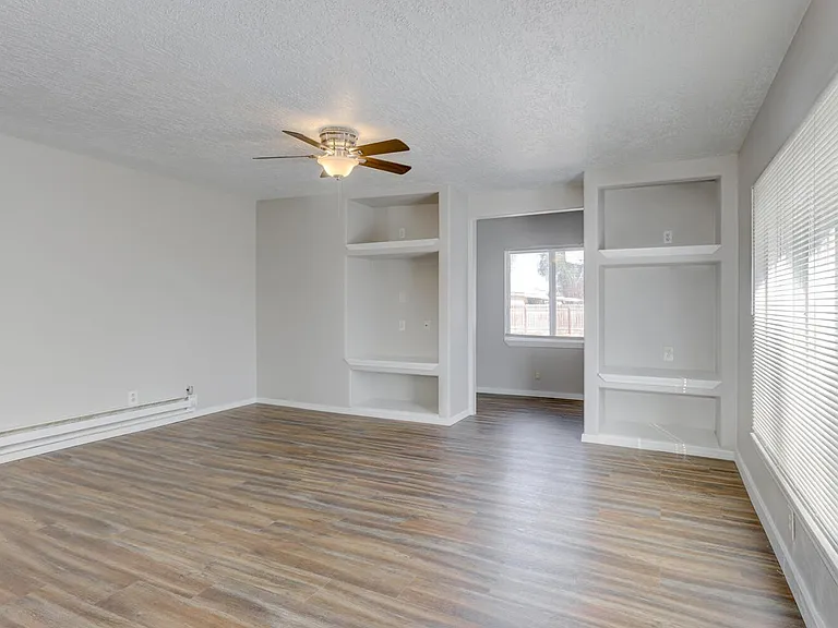 Large Fully Remodeled 3 Bedroom Duplex in Nampa — Photo 11