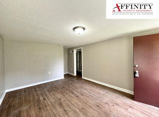 6305 Ravena Rd APT 6, Liberty, MO 64068