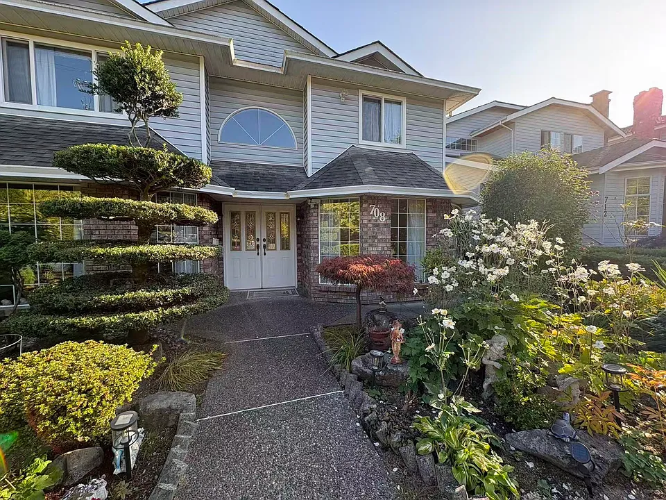 708 W 59th Ave