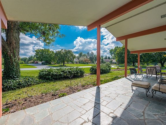 5th image of 710 Park Dr