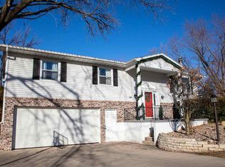 306 Lambeth Rd, Waterloo, IA 50701