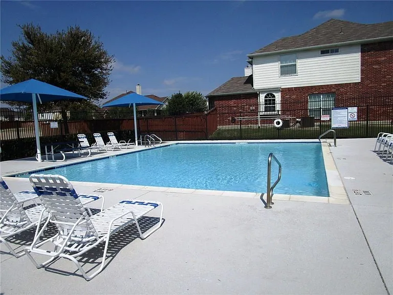 7312 High Point Dr — Photo 34