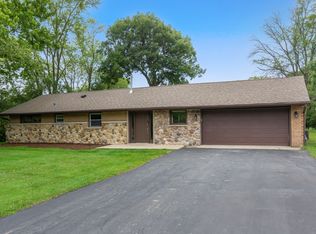 2830 Vogay Ln, Northbrook, IL 60062