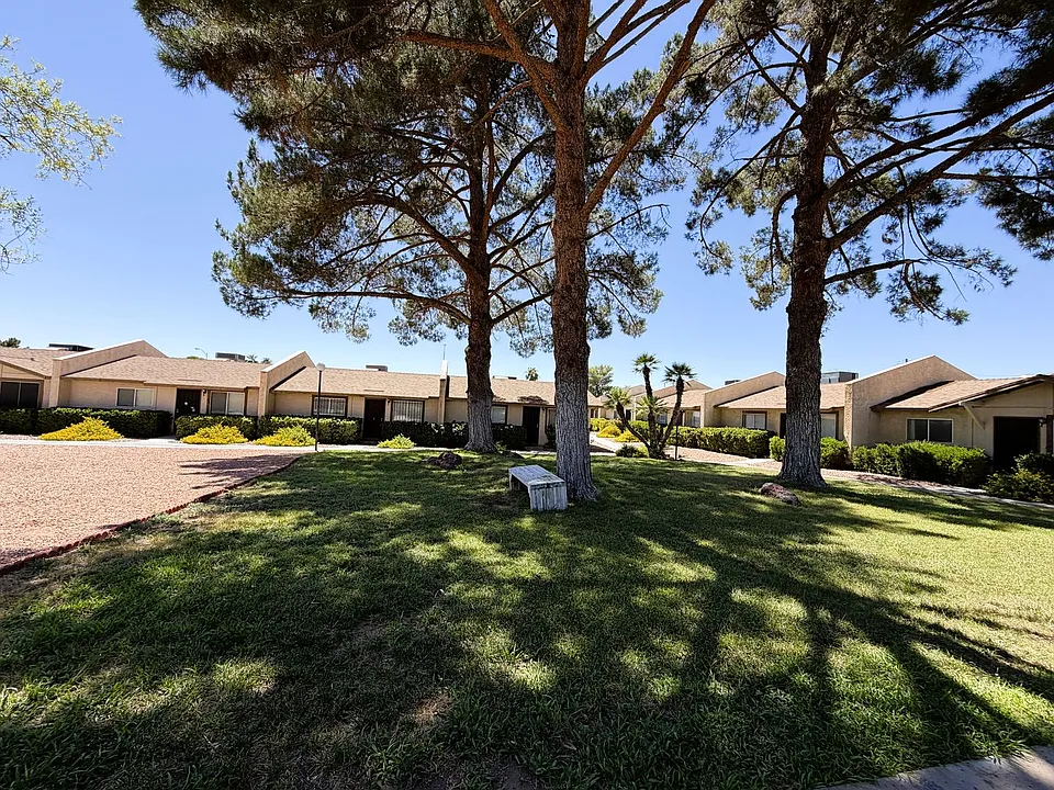 328 Linn Ln
