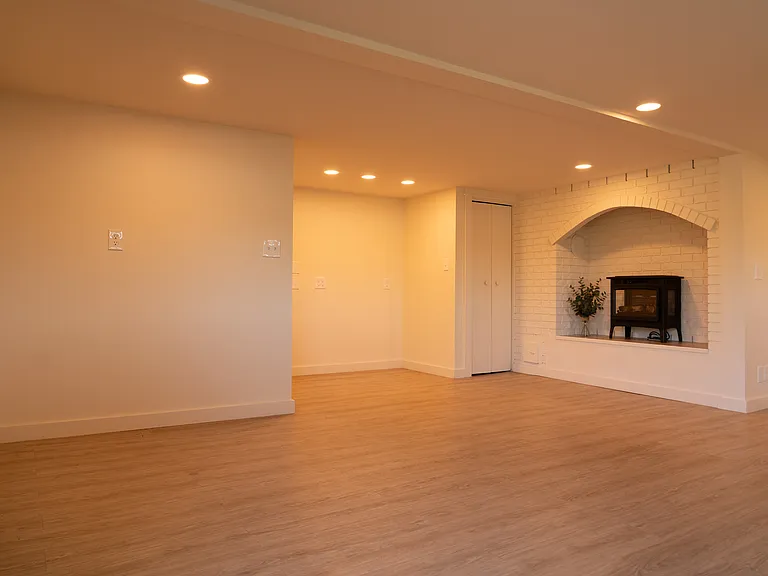5811 Ward Ave NE — Photo 5