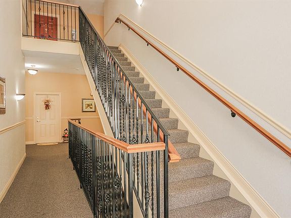 2nd image of 445 Ivy Ridge Dr