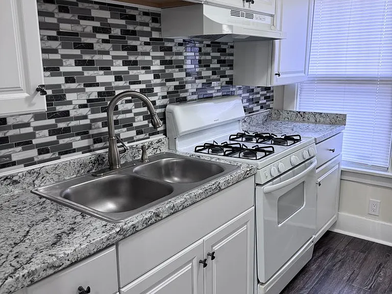 115 Tennyson Ave — Photo 6