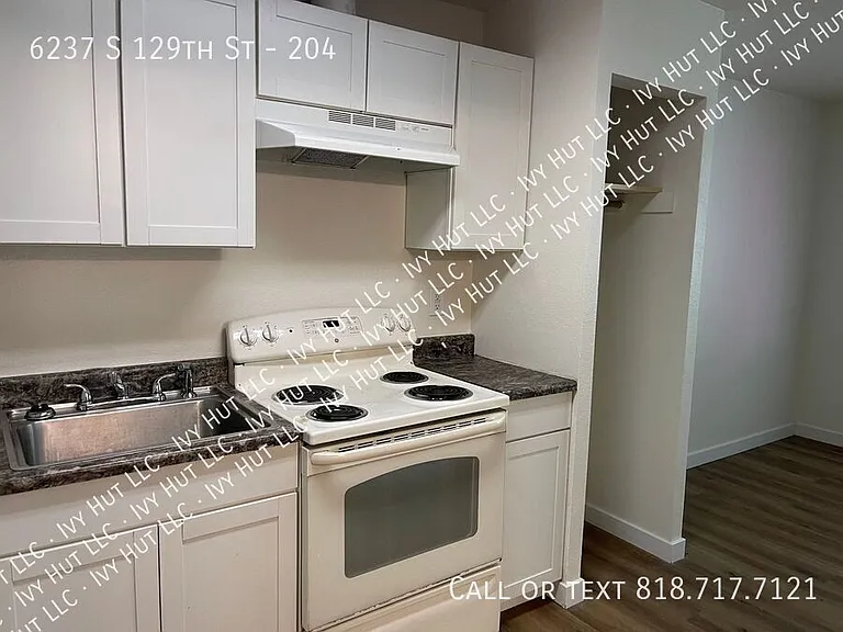 6237 S 129th St #204 — Photo 12