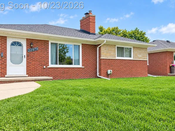 22979 Rosedale St, Saint Clair Shores, MI 48080