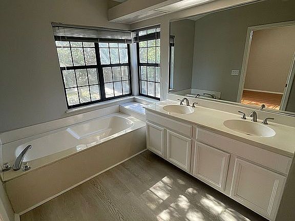 4th image of 522 Via Verona Dr Unit 203