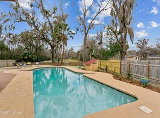 1900 LAKE SHORE Boulevard, Jacksonville, FL 32210