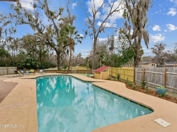 1900 LAKE SHORE Boulevard, Jacksonville, FL 32210
