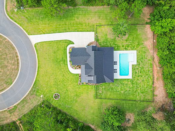 3rd image of 110 Tupelo Dr