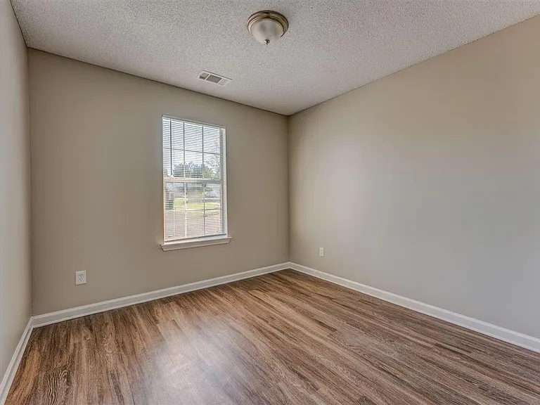 5540 Angelace Dr S — Photo 17