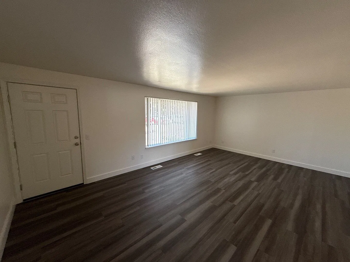 4 bed, 1.5 bath, 1200 sqft, $1,795 — Photo 3