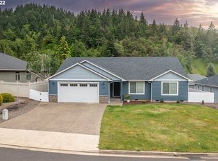 422 Oak Valley Loop, Winchester, OR 97495