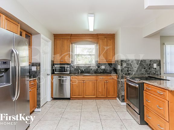 5th image of 1400 NW 42nd St