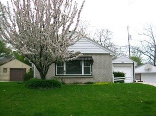 223 N 89th St, Wauwatosa, WI 53226