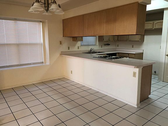 2nd image of 12093 Autumn Gate Dr