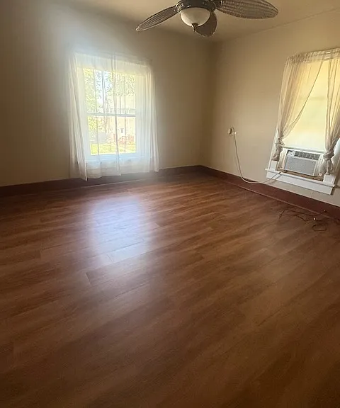 105 N Logan St — Photo 10