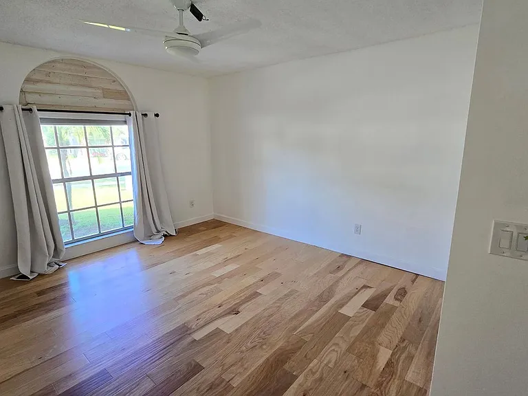 211 N Cervidae Dr — Photo 9