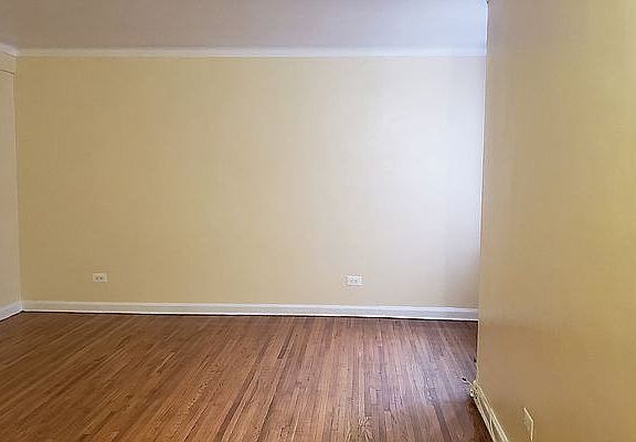 3rd image of 20 Saint Pauls Ct #4E