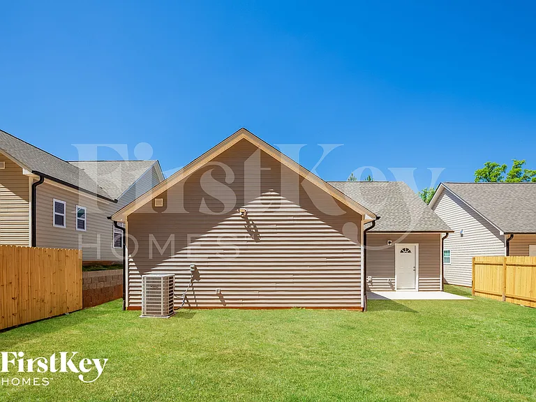 5101 Tuckaseegee Rd — Photo 14