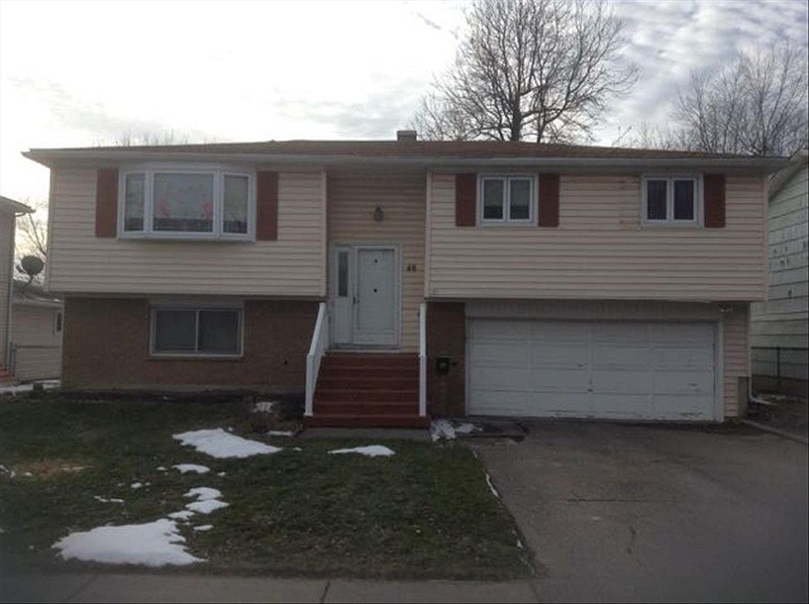 1st image of 48 Lois Dr