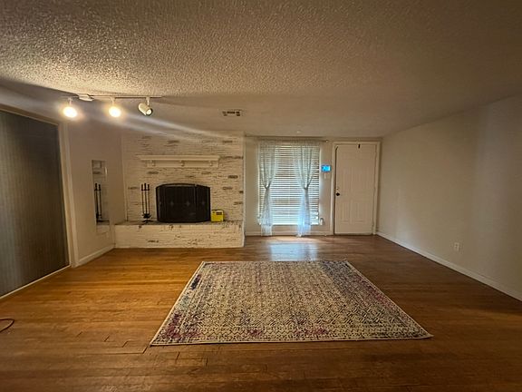 3rd image of 323 Ouida Dr