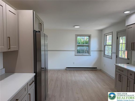 4th image of 2548 28th St SW