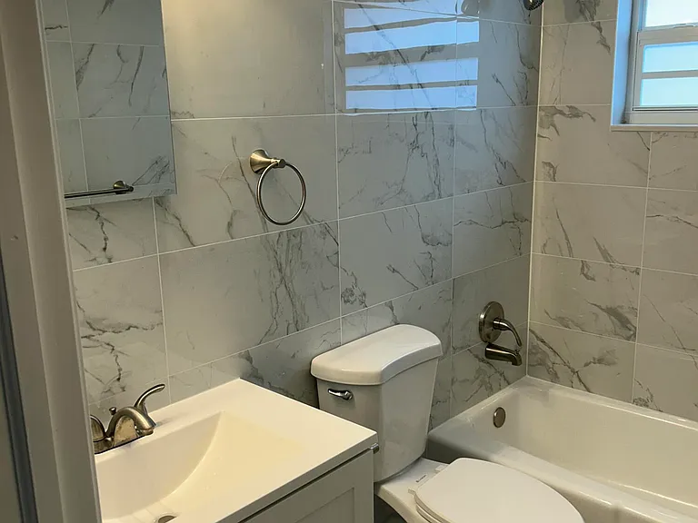 628 N M St — Photo 15