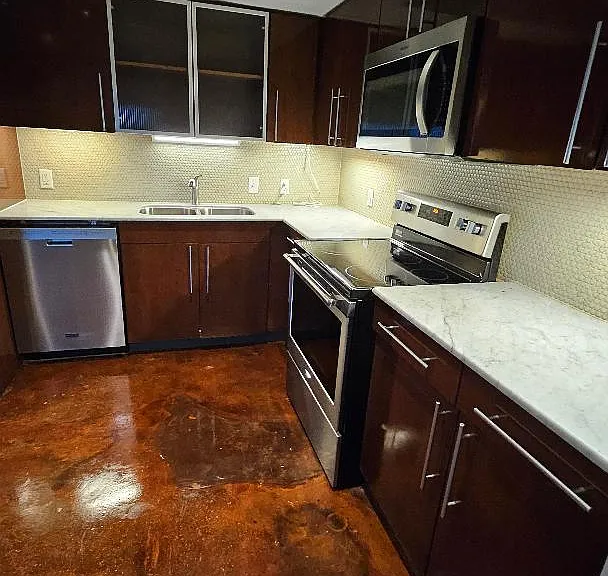 329 E Colorado Blvd #604 — Photo 4