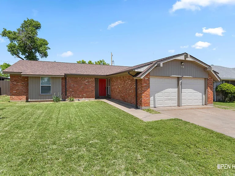 4916 Big Bend Dr — Photo 1