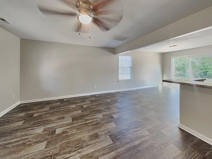 2873 Signal Ct SW — Photo 4