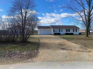 7037 W Dublin Rd, Freeport, IL 61032