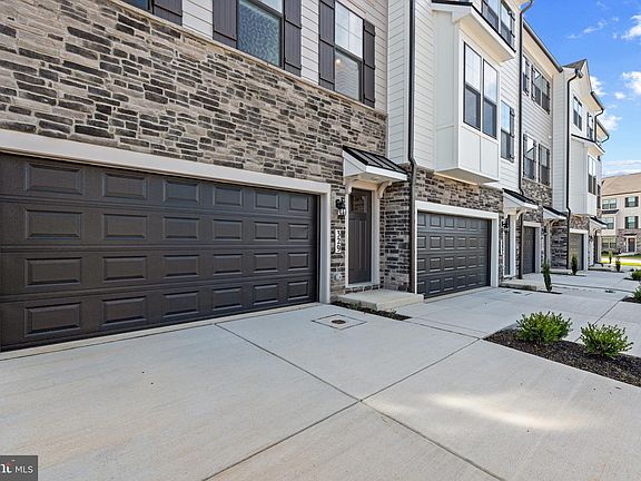 3rd image of 413 Ensemble Way