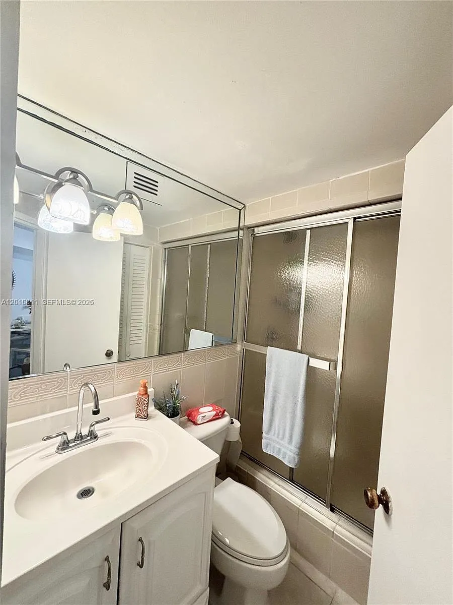 Building Photo - 999 Brickell Bay Dr #1905