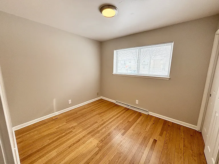 Town's Edge Apartments — Photo 77