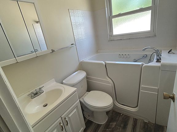 4th image of 2511 Princess Dr