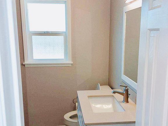 5th image of 1117 S Shenandoah St APT 3
