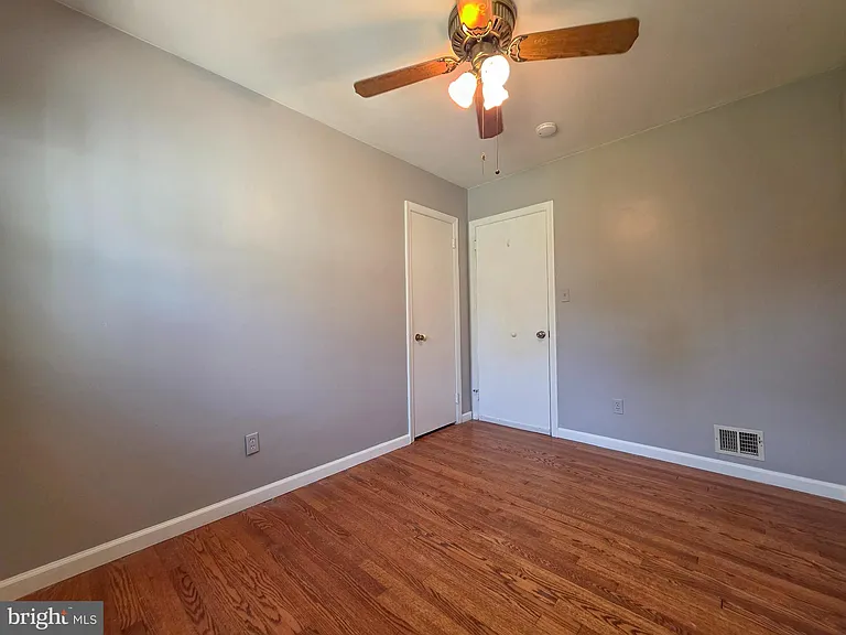 5921 Arlington Blvd — Photo 16