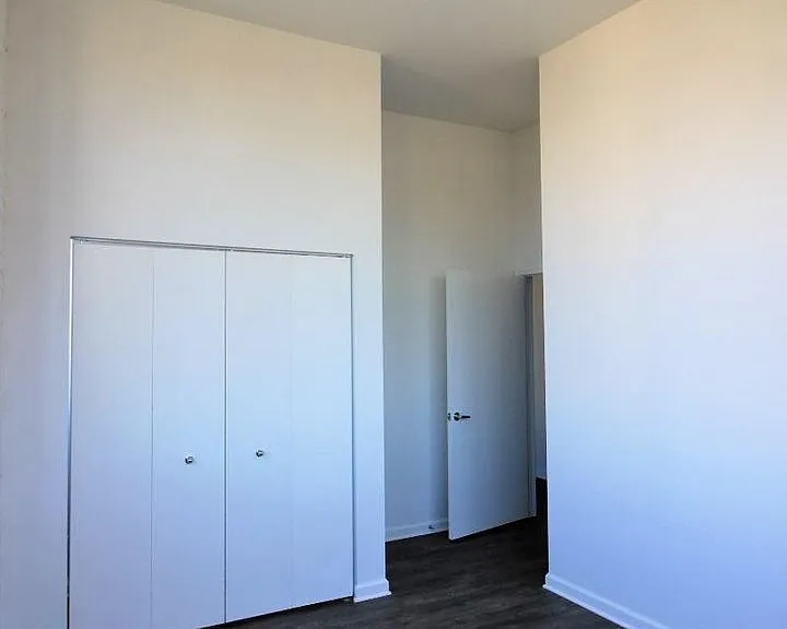 932 W Dakin St #206 — Photo 7