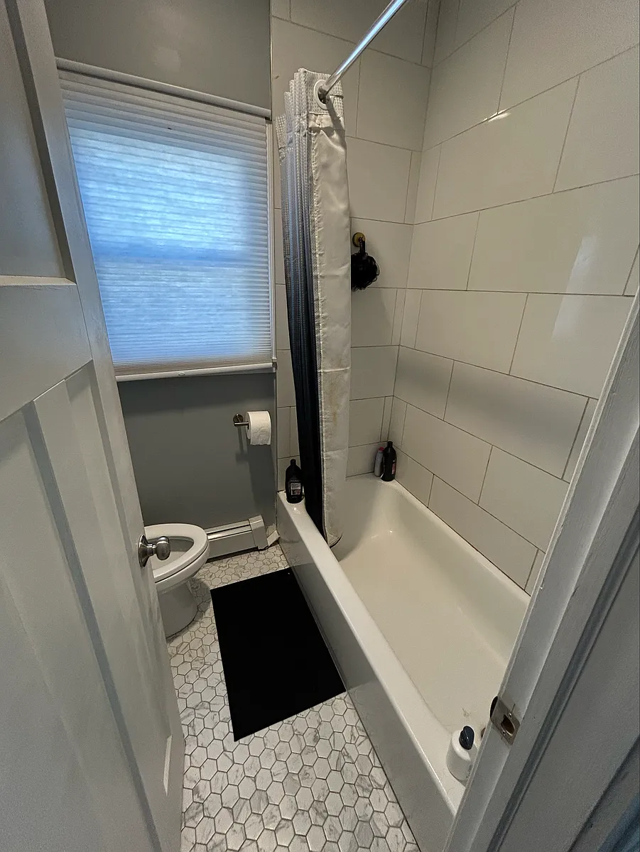 Building Photo - 34 S Middletown Rd #1