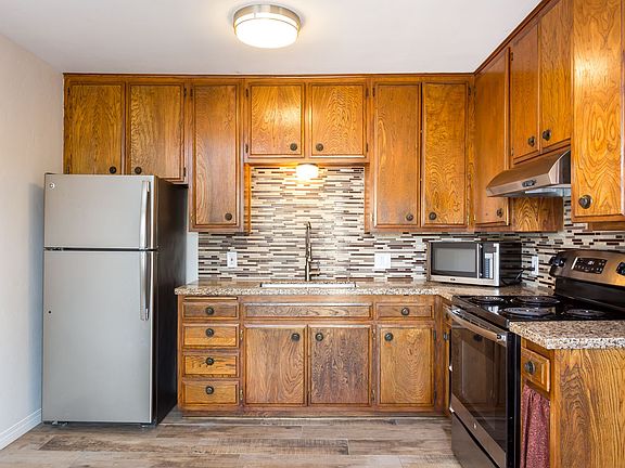 5th image of 4096 Texas St #3