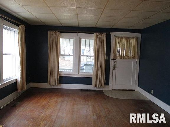 4th image of 517 E Virginia Ave
