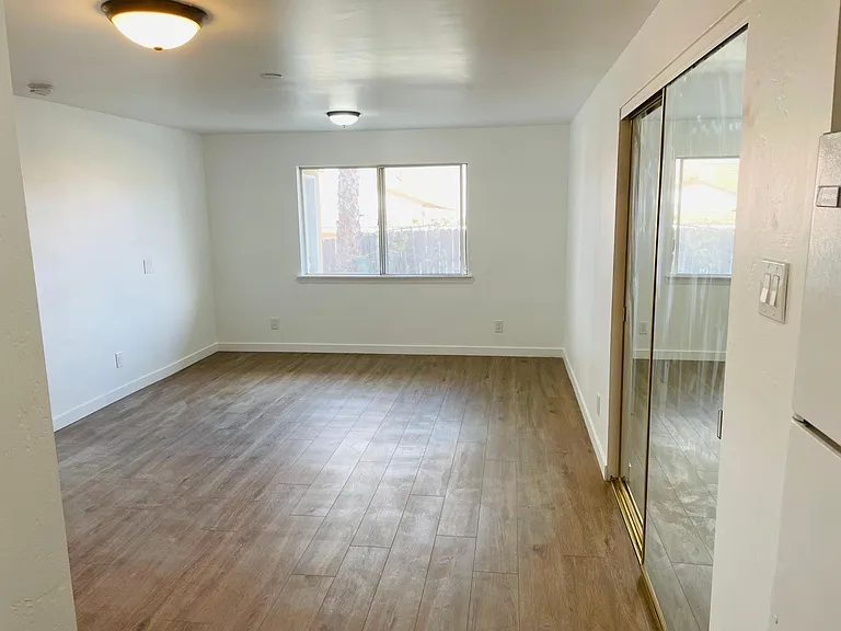 1237 Sandra Cir #1 — Photo 4
