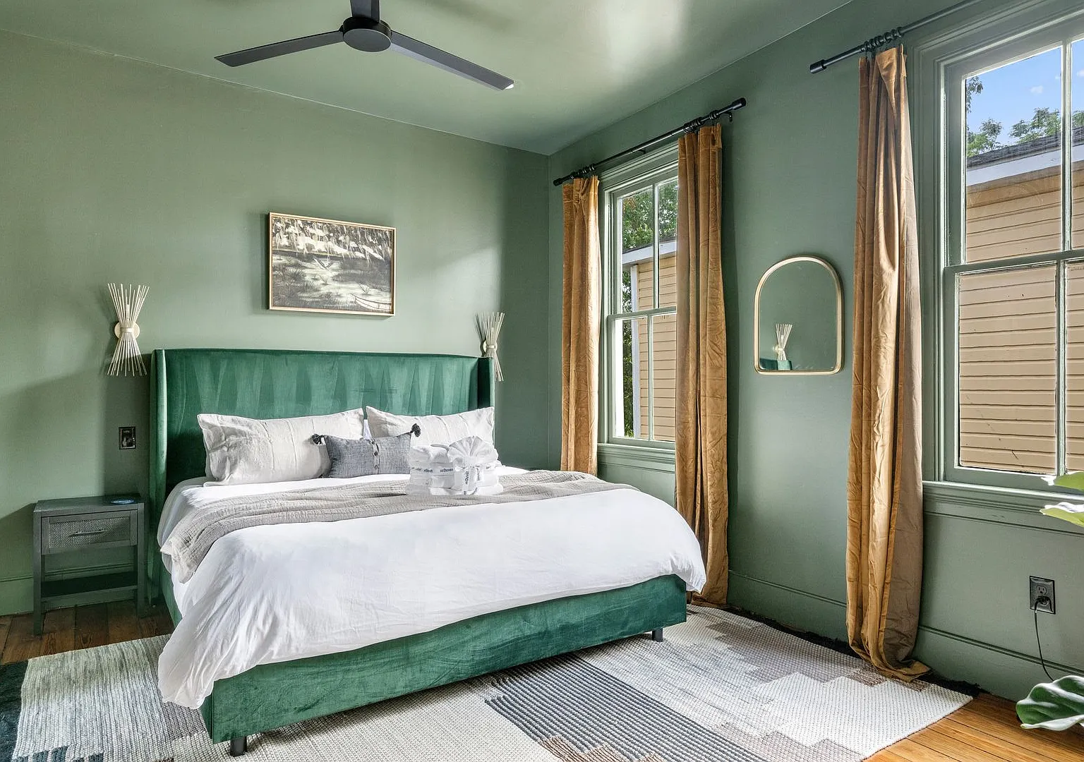 Hampton Hideaway- 744 Rutledge Avenue, Unit B — Photo 2